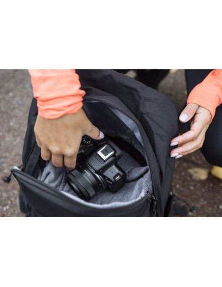 Canon Eos R50, Black + Rf-S 18-45Mm F4.5-6.3 Is Stm Kit Bezlusterkowiec 24,2 Mp Cmos 6000 X 4000 Px Czarny