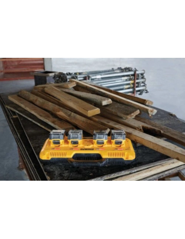 Dewalt Ładowarka Wielonapięciowa Dcb104 Z 4 Gniazdami 8A Xr