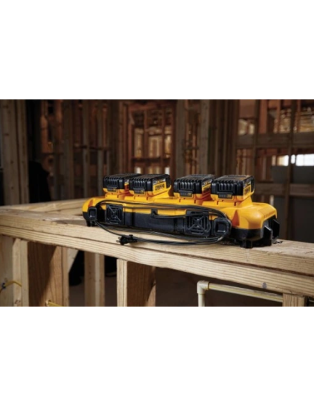 Dewalt Ładowarka Wielonapięciowa Dcb104 Z 4 Gniazdami 8A Xr