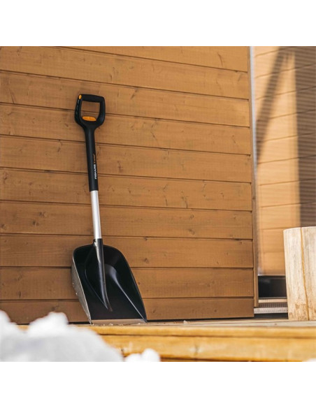 Fiskars Szufla Samochodowa Do Śniegu Teleskopowy Trzonek X-Series