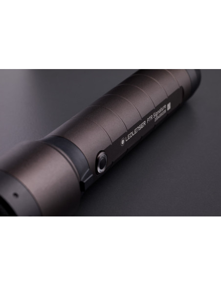 Latarka Ledlenser P7R Signature
