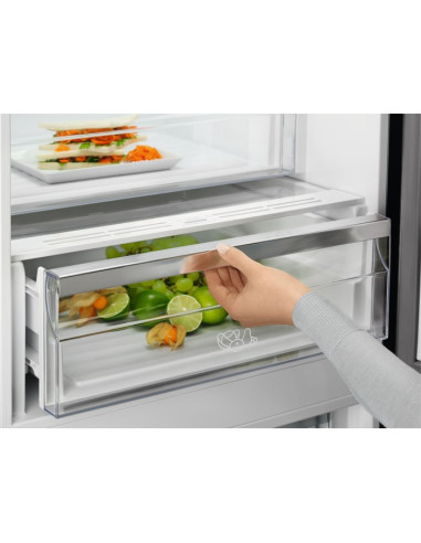 Chłodziarko-Zamrażarka Electrolux Lnc7Me32X3