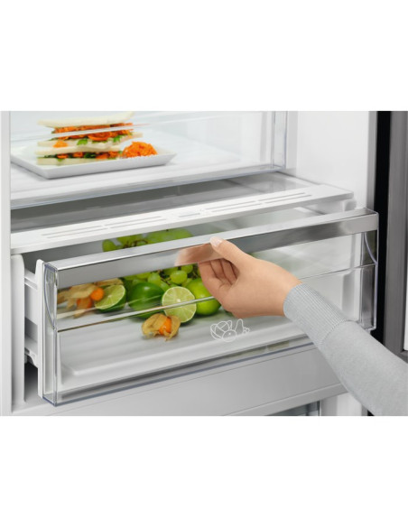 Chłodziarko-Zamrażarka Electrolux Lnc7Me32X3