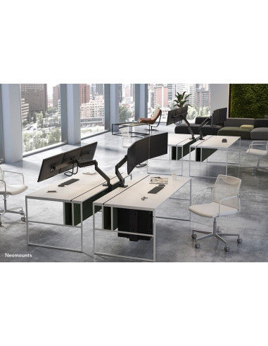 Neomounts Nm-D775Dx3Black Uchwyt / Stojak Do Monitorów 68,6 Cm (27") Biurko Czarny