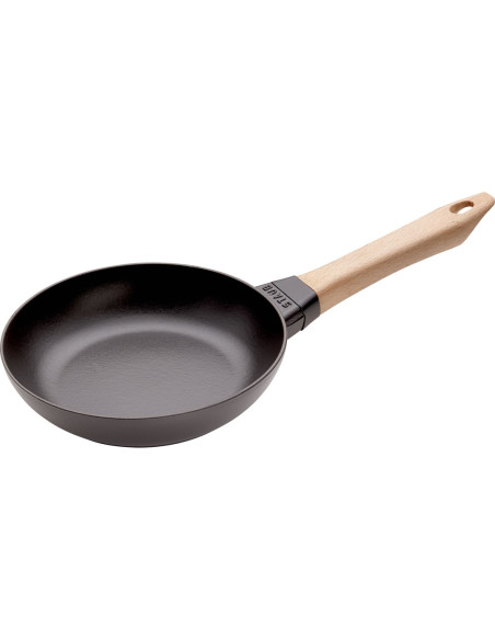 Patelnia Żeliwna Z Drewnianym Uchwytem Staub - 20 Cm