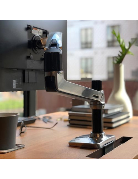 Ergotron Lx Desk Mount Lcd Arm Polished/32In Black/White Vesa Mis-D