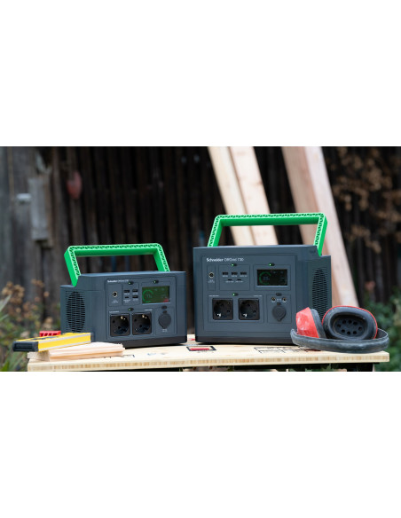 Przenośna Elektrownia Apc Offgrid 730, 738 Wh Litowo-Jonowa, Lcd, 2 Gniazda Cee 7/3 Schuko, Sinewave, 3 Usb-A, 2 Usb-C, Ładowark