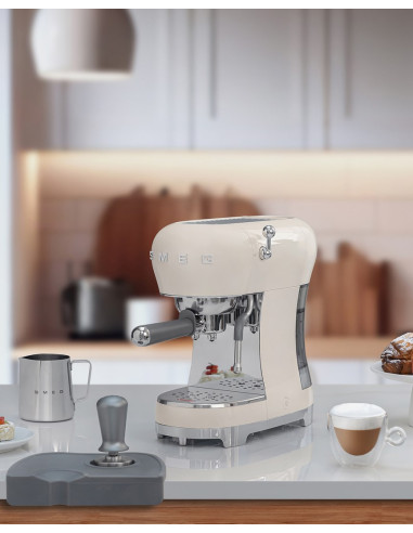 Smeg Ekspres Do Kawy (Ecf02Creu) Creme