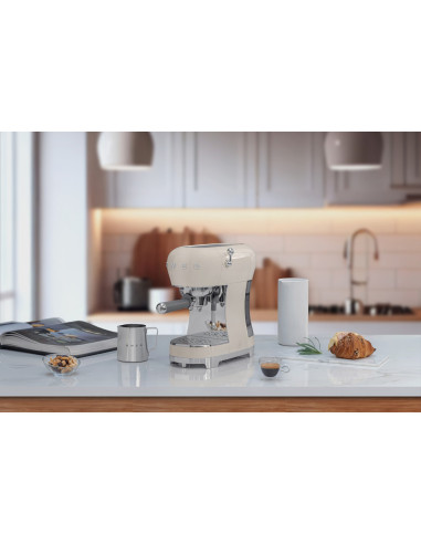 Smeg Ekspres Do Kawy (Ecf02Creu) Creme