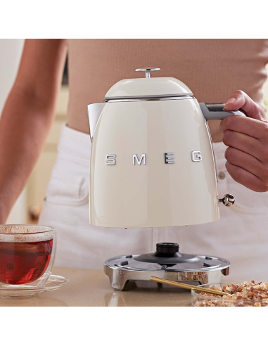 Czajnik Smeg Klf05Creu Mini 0,8L Creme