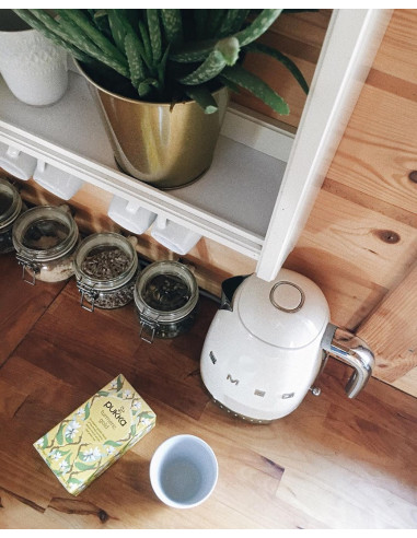 Smeg Klf04Creu Czajnik Elektryczny 1,7 L 2400 W Kremowy