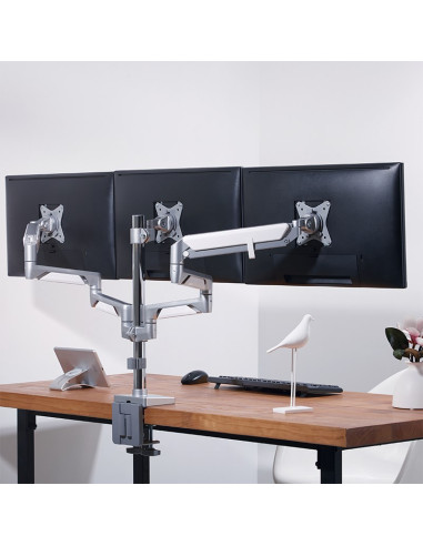 Uchwyt Stołowy Logilink Bp0090 17''-32'' 21Kg 3 Monitore Silver