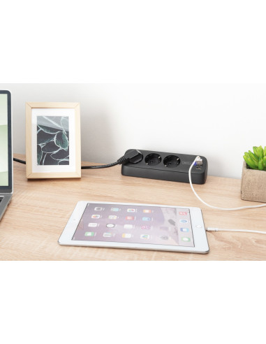 Digitus 3-Drożna Biurowa Listwa Zasilająca Z 2 Złączami Usb-A I 1 Złączem Usb-C, Czarna