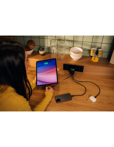 Ładowarka Verbatim Gan 65W 2Xusb-C Pd,1Xusb-A, Retrac. Przewód 32217