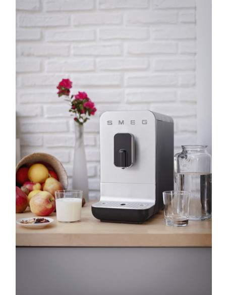 Smeg Bcc11Blmeu Ekspres Do Kawy Pełna Automatyka Ekspres Do Espresso 1,4 L