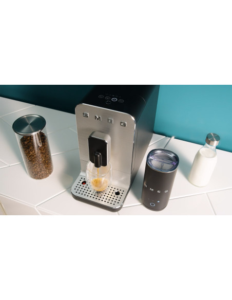 Smeg Bcc11Blmeu Ekspres Do Kawy Pełna Automatyka Ekspres Do Espresso 1,4 L