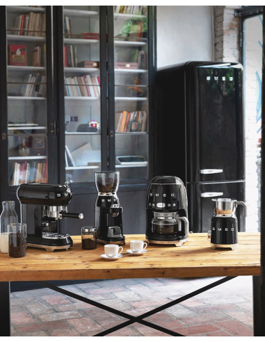 Smeg Mff11Bleu Spieniacz / Podgrzewacz Do Mleka Automatyczny Spieniacz/Podgrzewacz Do Mleka Czarny