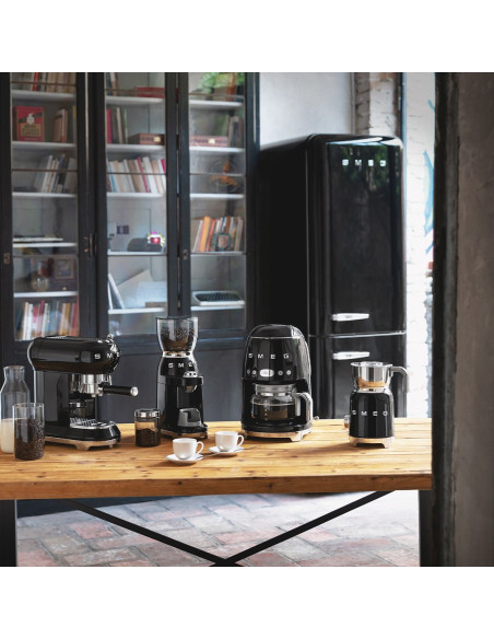 Smeg Mff11Bleu Spieniacz / Podgrzewacz Do Mleka Automatyczny Spieniacz/Podgrzewacz Do Mleka Czarny