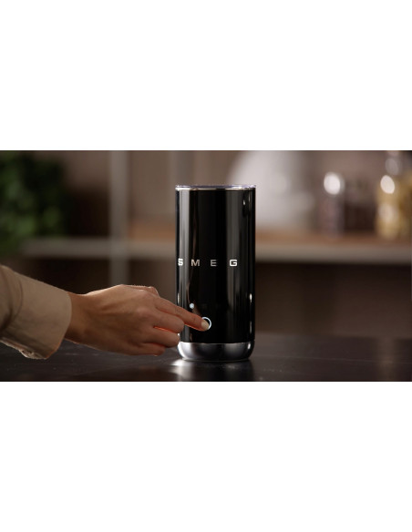 Smeg Mff02Bleu Spieniacz / Podgrzewacz Do Mleka Automatyczny Spieniacz/Podgrzewacz Do Mleka Czarny