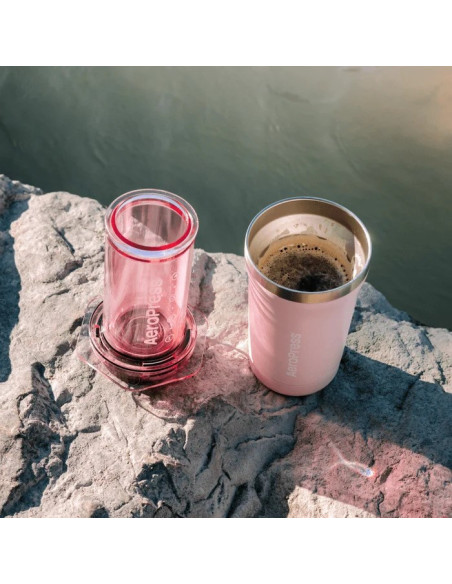 Zaparzacz Do Kawy Go Plus Z Kubkiem Termicznym Różowy Aeropress