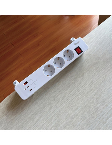 Equip 245556 Rozgałęziacz 2 M 3 X Gniazdo Sieciowe Wewnętrzna Biały