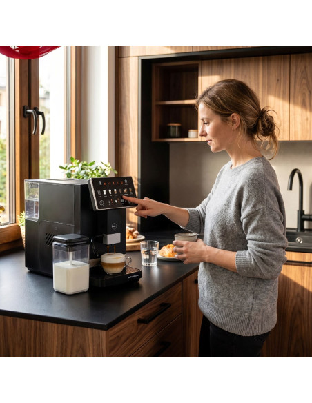 Eldom Ekspres Ciśnieniowy Automatyczny Eca10 20 Bar 7 Automatycznych Programów 1400W Pojemniki Mleko 075 L Woda 1,5 L