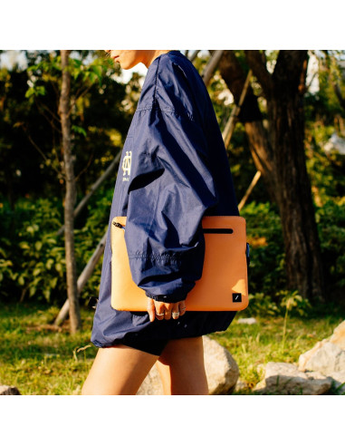 Native Union Ultralight Sleeve - Etui Ochronne Do Macbook 16" (Apricot Crush)