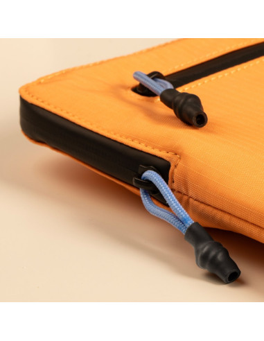 Native Union Ultralight Sleeve - Etui Ochronne Do Macbook 16" (Apricot Crush)