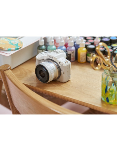 Canon Eos R50, White + Rf-S 18-45Mm F4.5-6.3 Is Stm Kit Bezlusterkowiec 24,2 Mp Cmos 6000 X 4000 Px Biały